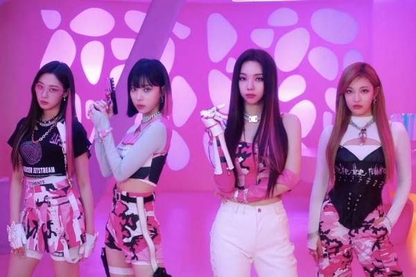 Loạt thành tích khủng của aespa khiến các đối thủ Gen4 ngửi khói-6