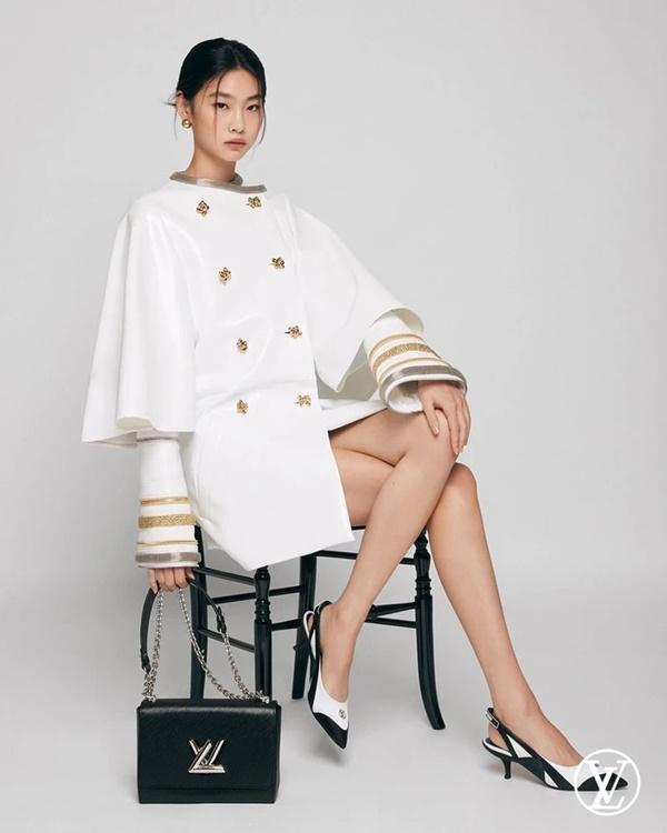 Binz và SOOBIN nổi bần bật ngồi hàng ghế đầu trong show thời trang đặc  biệt của thương hiệu Louis Vuitton tổ chức ở Thái Lan
