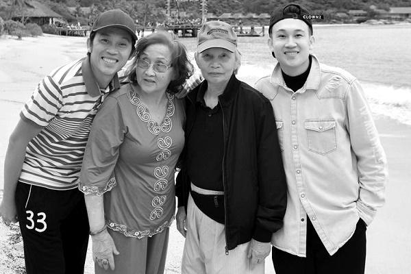 Khoảnh khắc Hoài Linh hiếm hoi chung sân khấu cùng bố mẹ ruột-5