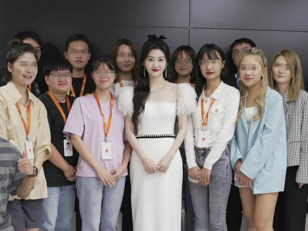 Đệ nhất mỹ nhân Bắc Kinh Cảnh Điềm lộ nhan sắc thật-6