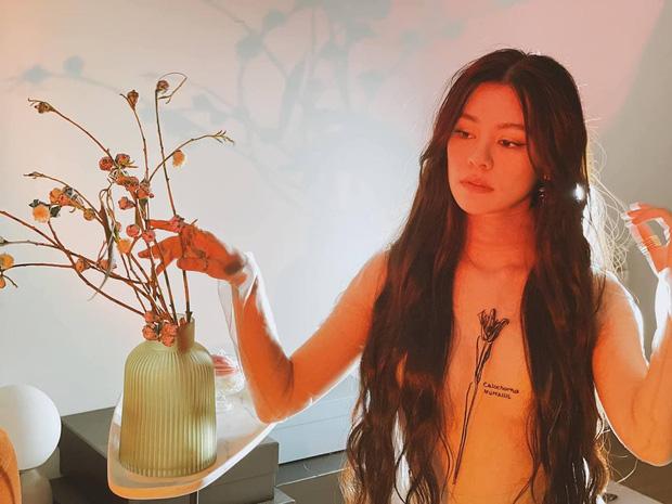 Giọng ca ma mị nhất Sing My Song khoe ảnh mặc cũng như không-2