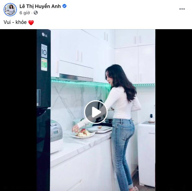 Bà Tưng khốn đốn vì mặc kín hay hở đều bị soi mói-2