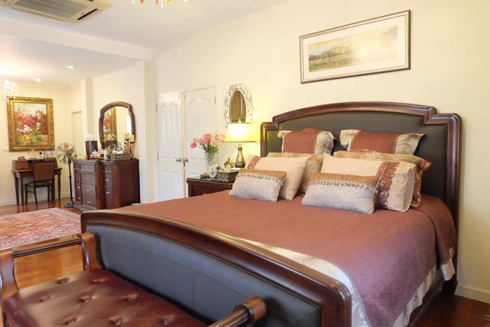 Bà lão Lọ Lem U60 lấy chồng tỷ phú Dubai giàu nứt đố đổ vách-8