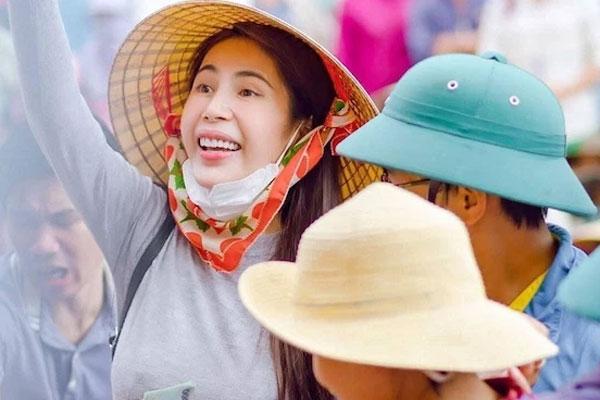 Bộ Công an và 7 tỉnh miền Trung xác minh việc Thủy Tiên từ thiện-2