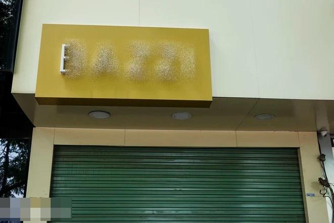 3 shop quần áo của tiểu tam đóng cửa im lìm sau vụ đánh ghen Hồ Tây-8