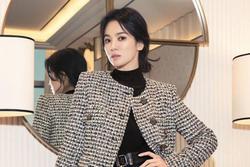 Song Hye Kyo quyến rũ với style mắt khói