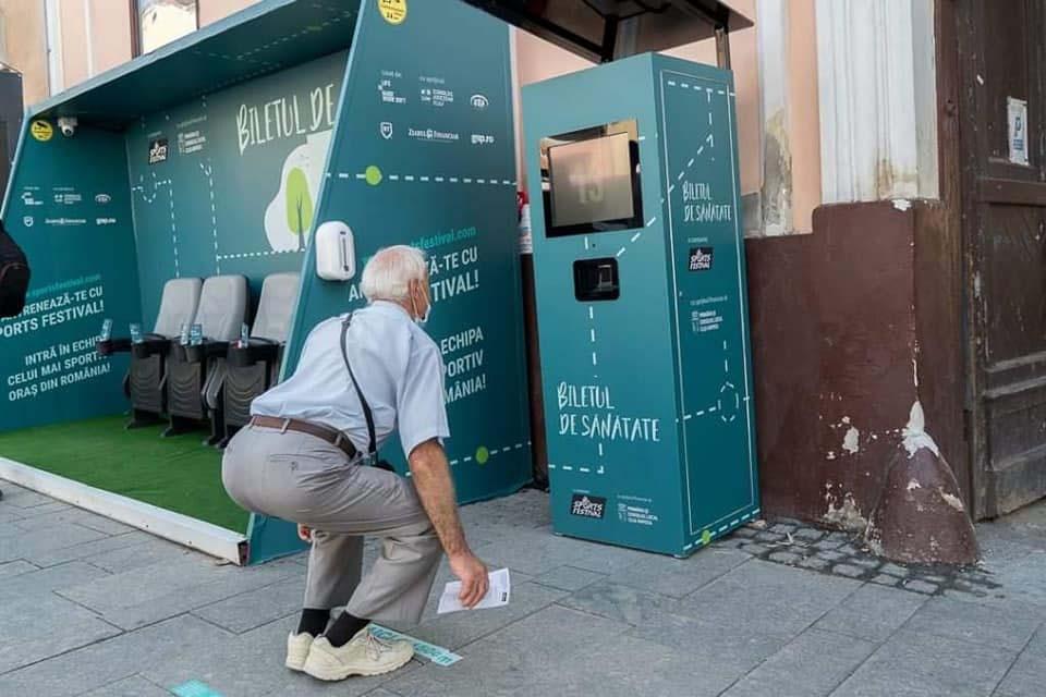 Thú vị với yêu cầu du khách phải làm để nhận vé xe buýt miễn phí-2