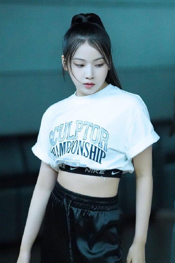 Cuộc chiến khốc liệt của những tân binh Kpop sắp ra mắt-3