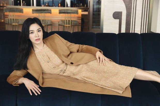 Chồng cũ liếc mắt đưa tình mỹ nhân, Song Hye Kyo phản ứng?-7