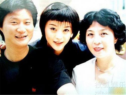 Mẹ đẻ Phạm Băng Băng U70 mà như chị em với con gái-9