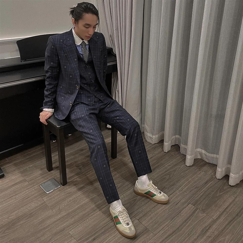 Vũ Khắc Tiệp gặp sự cố ê mặt khi mừng sinh nhật Sơn Tùng-4