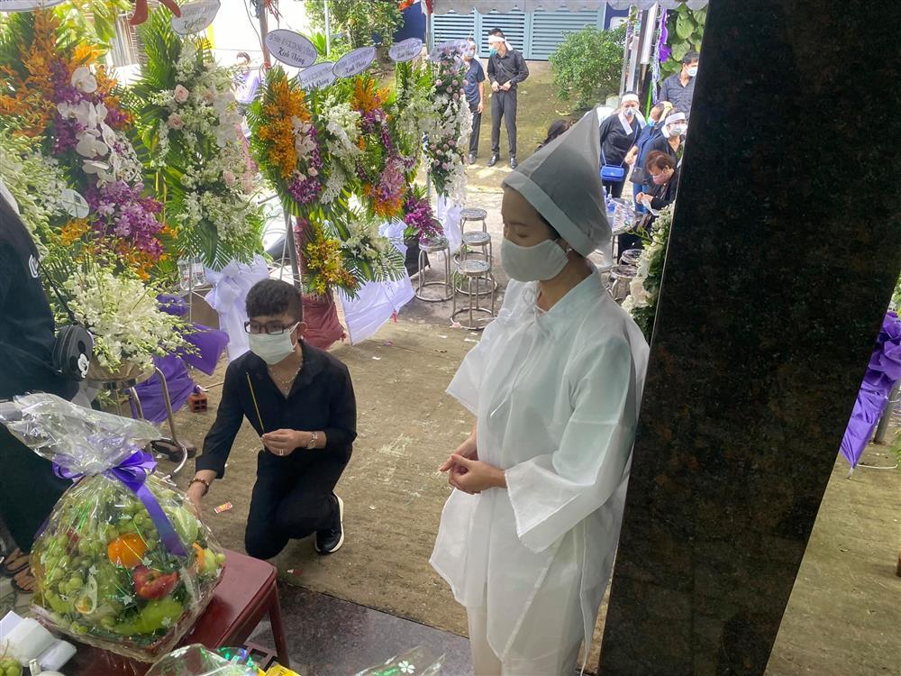 Tang lễ khép kín của mẹ đẻ Á hậu Trịnh Kim Chi-4