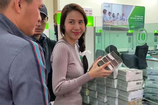 Bộ Công an và 7 tỉnh miền Trung xác minh việc Thủy Tiên từ thiện