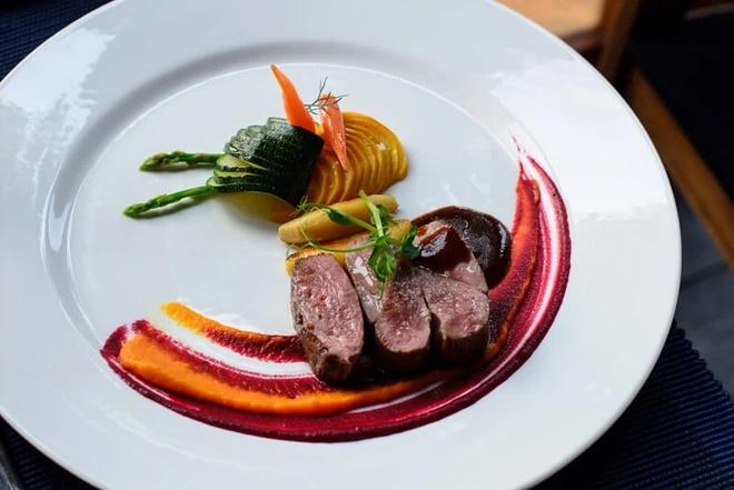 5 lý do nhà hàng càng sang trọng, phục vụ suất ăn càng nhỏ-1