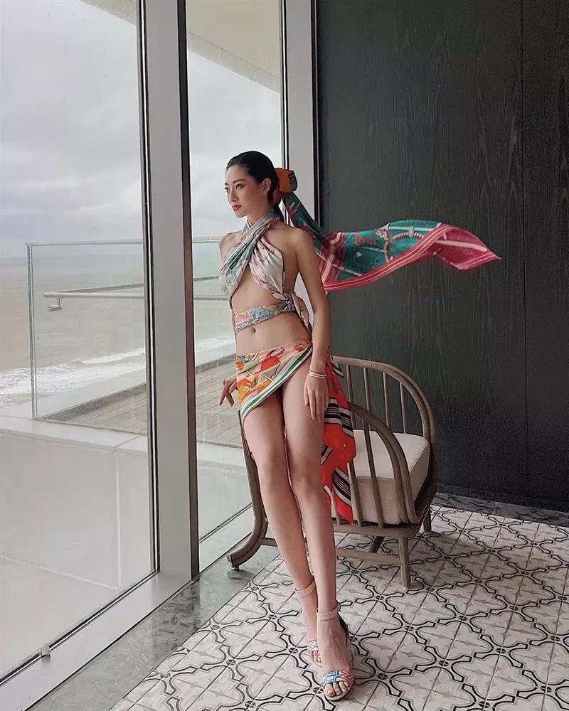 Hoa hậu Việt cũng mê áo gái hư, độ bạo còn hơn cả bom sex thế giới-8