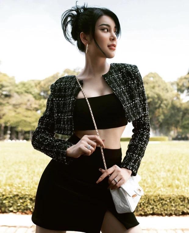 Ngọc Trinh bị nghi dùng đồ fake, tình địch khoe 2 tay 2 nhẫn kim cương-8