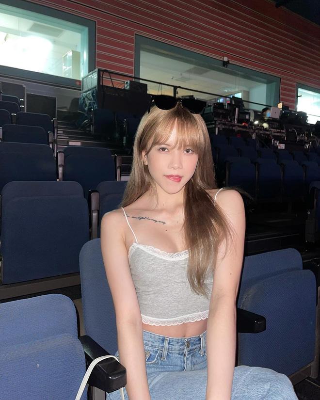 Thiều Bảo Trâm phồn thực đến lạ, fan liền quay xe: Hở ít thôi chị-1