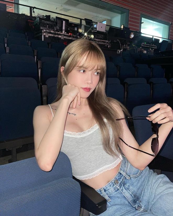 Thiều Bảo Trâm phồn thực đến lạ, fan liền quay xe: Hở ít thôi chị-3