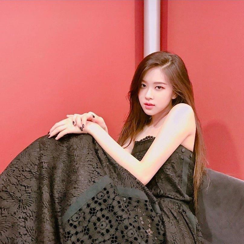 Bí kíp dưỡng da căng bóng dành cho người lười như Rosé BLACKPINK-3