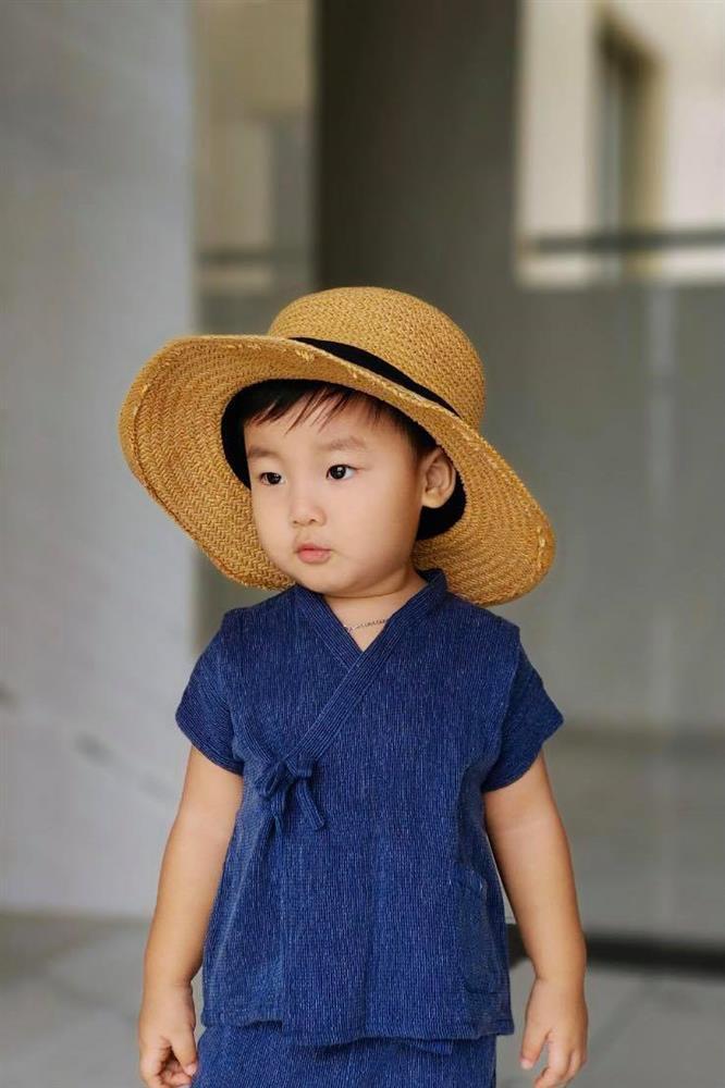 Con trai Hòa Minzy chuẩn thiếu gia nhà giàu ngày sinh nhật-10