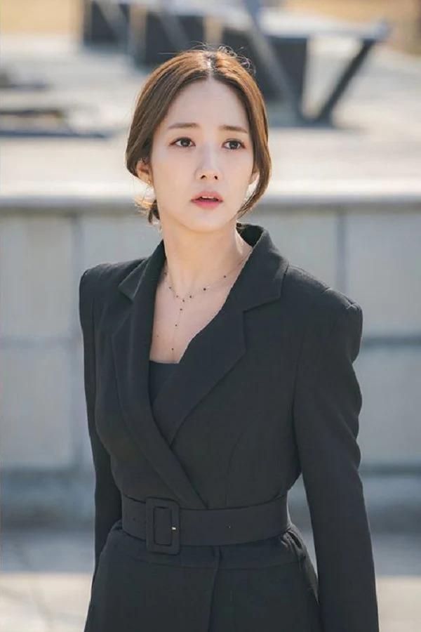 Phối đồ với áo blazer sành điệu như các mỹ nhân phim Hàn-4