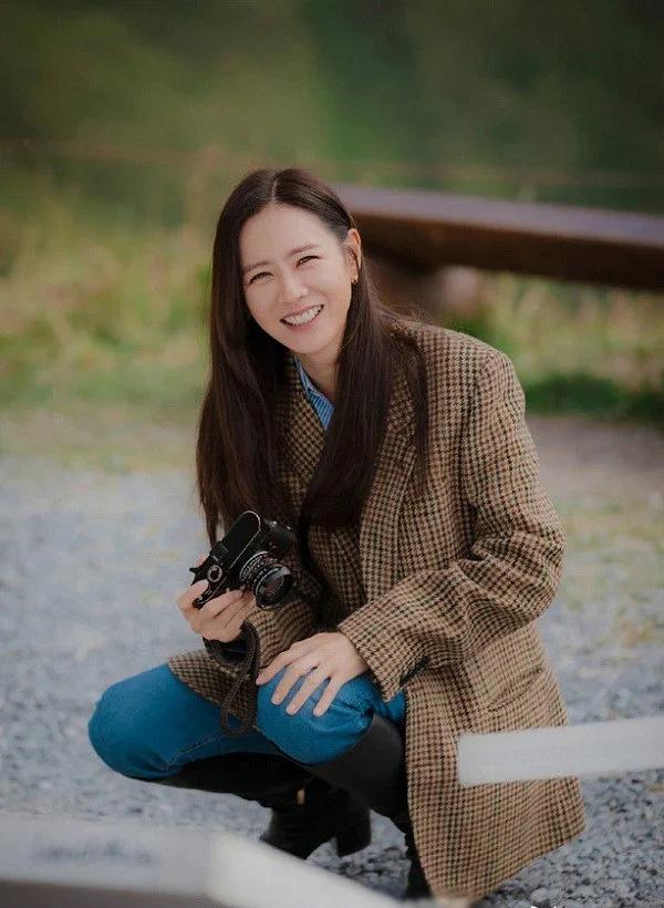 Phối đồ với áo blazer sành điệu như các mỹ nhân phim Hàn-8