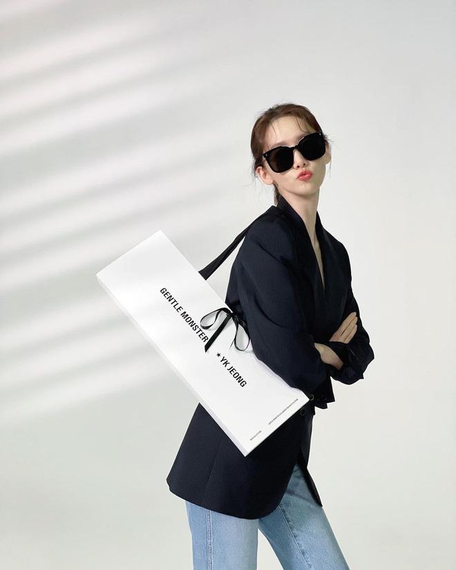 Yoona dùng đồ xịn tag nhầm hãng fake, 1 mỹ nhân Việt bị khịa-1