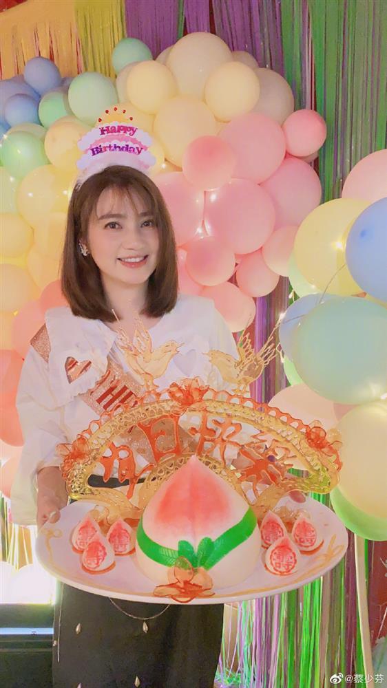 Sinh nhật Hồng Hân vắng bóng người chồng ngoại tình-1