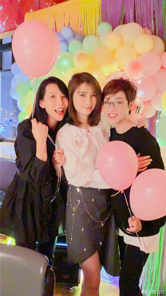 Sinh nhật Hồng Hân vắng bóng người chồng ngoại tình-2