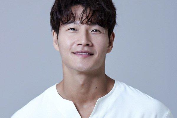 Tỉ lệ cơ thể xuất sắc khó tin của nam thần Gong Yoo-10