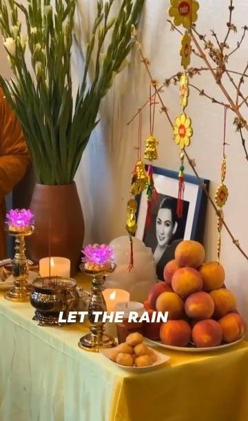 Việt Hương òa khóc trao tro cốt Phi Nhung cho con gái-24