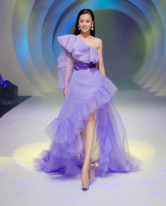 Phương Oanh từng làm người mẫu vô danh, trượt thi hoa hậu-7