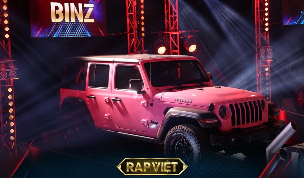 Tạo hình bật ngửa của Trấn Thành trong Rap Việt mùa 2-5