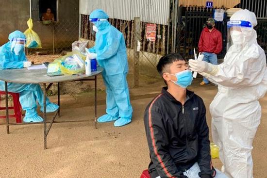 Một làng hoa phát hiện 30 ca mắc Covid-19