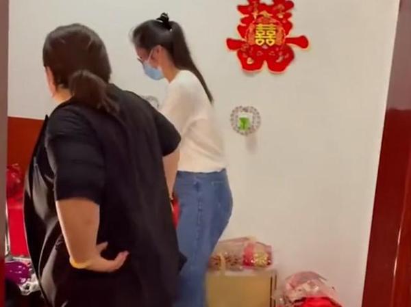 Ngày cưới, nữ y tá về nhà lúc 4h sáng, vẻ mệt mỏi đến xót xa-3