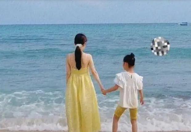 Giả Nãi Lượng chính thức tái hợp Lý Tiểu Lộ, bị bắt gặp hẹn hò?-4