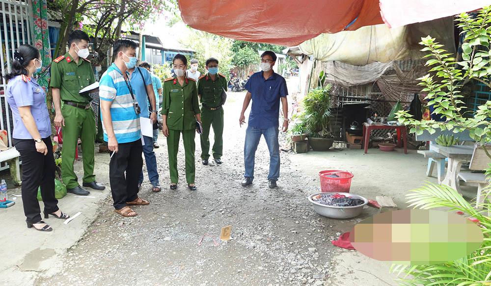 Đang giặt đồ, người phụ nữ bị gã đàn ông lao tới đâm tử vong-1