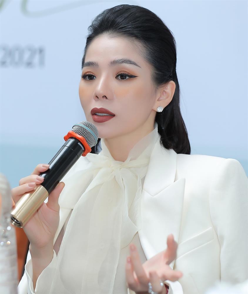 Lệ Quyên bị soi tật xấu khi đang say sưa hát cạnh Lâm Bảo Châu-10