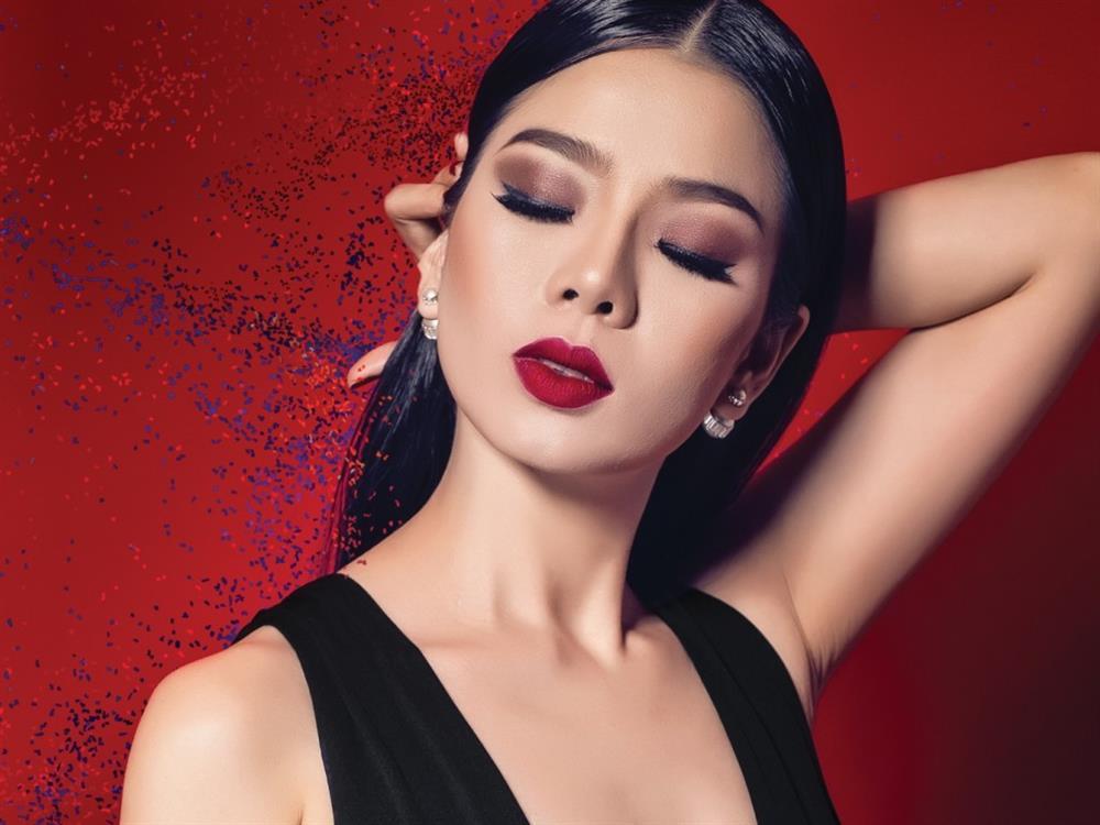 Lệ Quyên bị soi tật xấu khi đang say sưa hát cạnh Lâm Bảo Châu-8