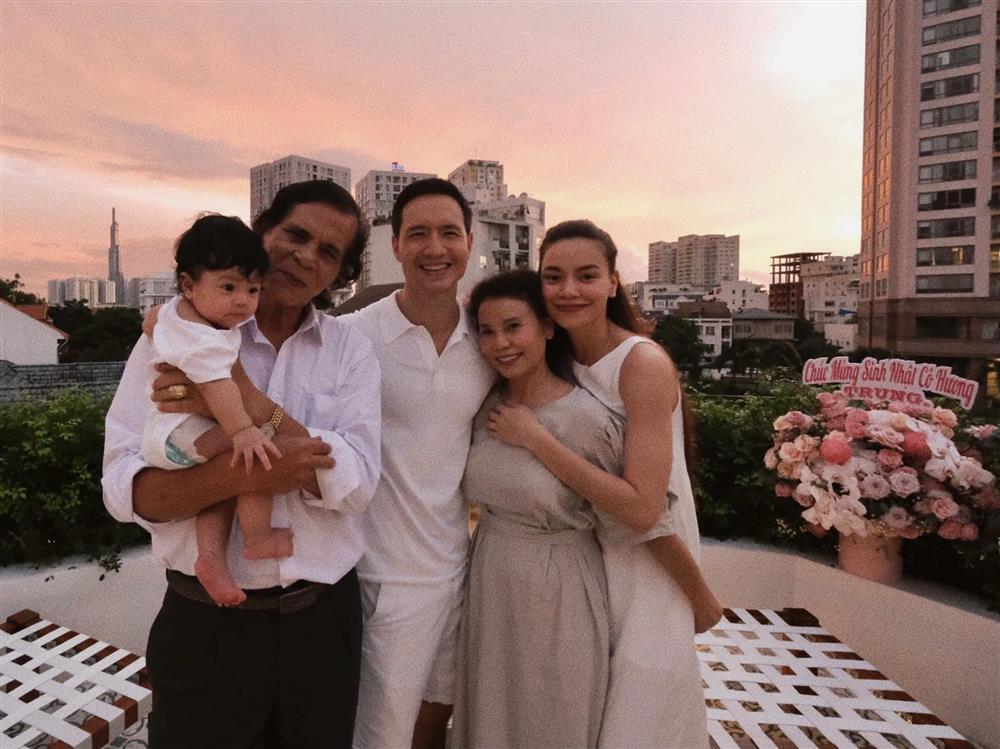 Đại gia đình không có gì ngoài con cháu của Hồ Ngọc Hà-3