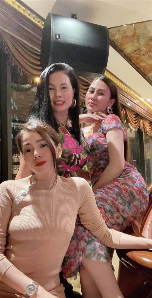 Lệ Quyên bị soi tật xấu khi đang say sưa hát cạnh Lâm Bảo Châu-11