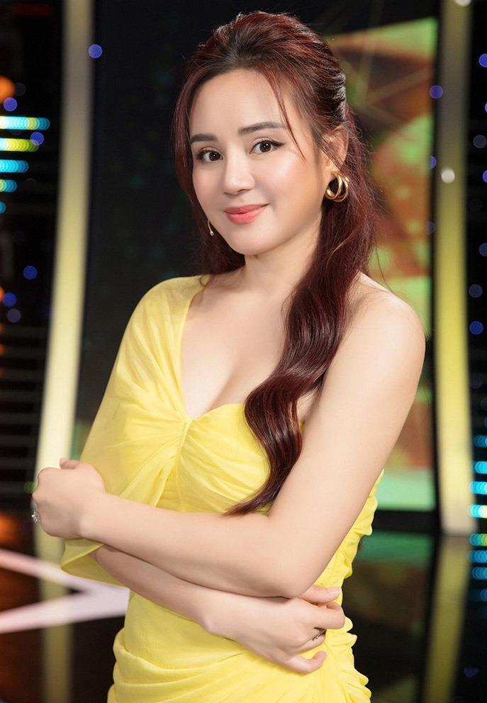 Vy OAпʜ chửi sốc nữ đại gia, tố đu bám cái ςɧếτ Phi Nhung-3