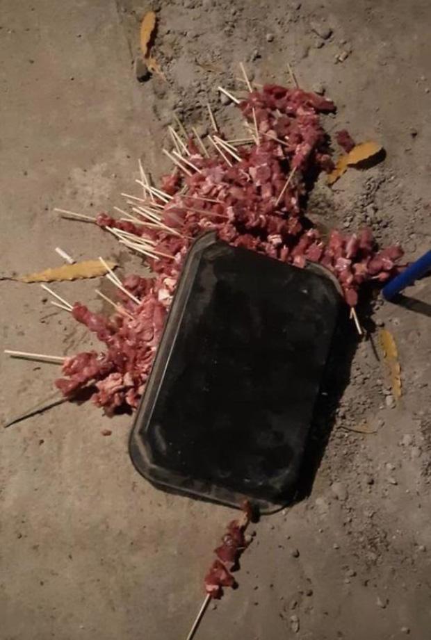 Chàng trai treo túi bún bò ở tay gạt cửa ô tô và cái kết khóc ròng-6