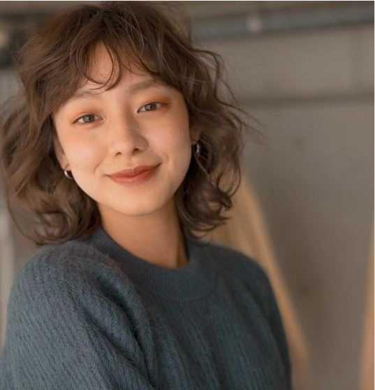 3 kiểu tóc xoăn được yêu thích mùa thu đông xinh như Song Hye Kyo-4