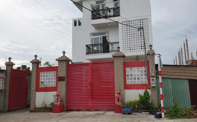 Clip: Trộm che khẩu trang cho camera để khoắng tiền vàng-1