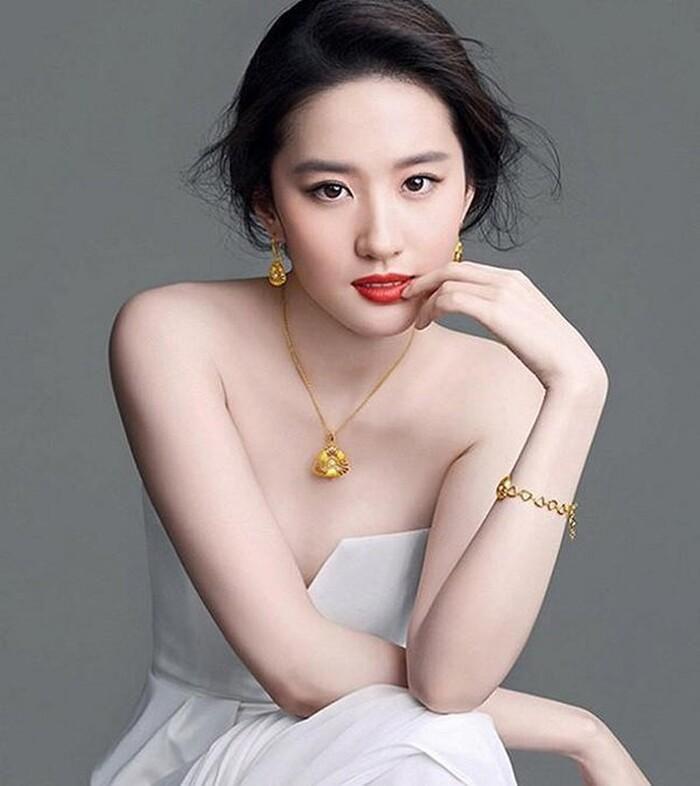 Té xỉu với số tiền Dương Mịch, Nhiệt Ba và sao Cbiz chi mua mỹ phẩm-14