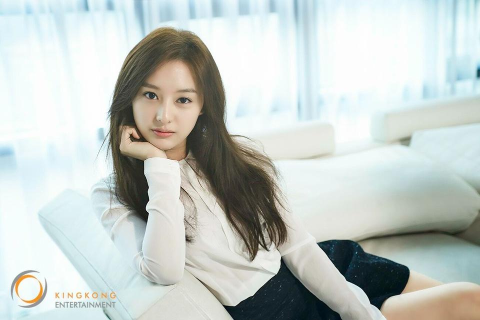 Sự nghiệp ca hát dang dở của Park Shin Hye, Yoo In Na-1