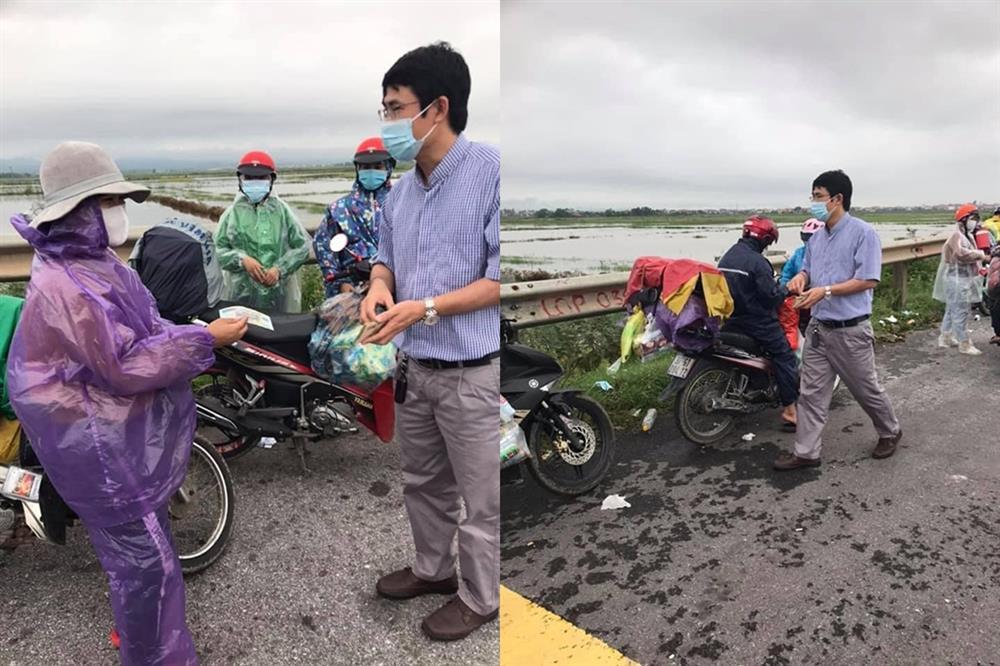 Trung niên phát tặng 500k cho mỗi người dân đi xe máy về quê-2