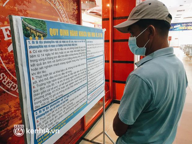 Ga Sài Gòn mở cửa, khách được về quê: Cầm 2 tấm vé, tôi mừng lắm-8