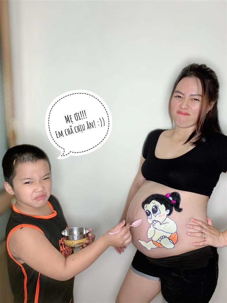 Loạt ảnh vui nhộn nhà 3 con trai bất ngờ ăn may công chúa út!-5